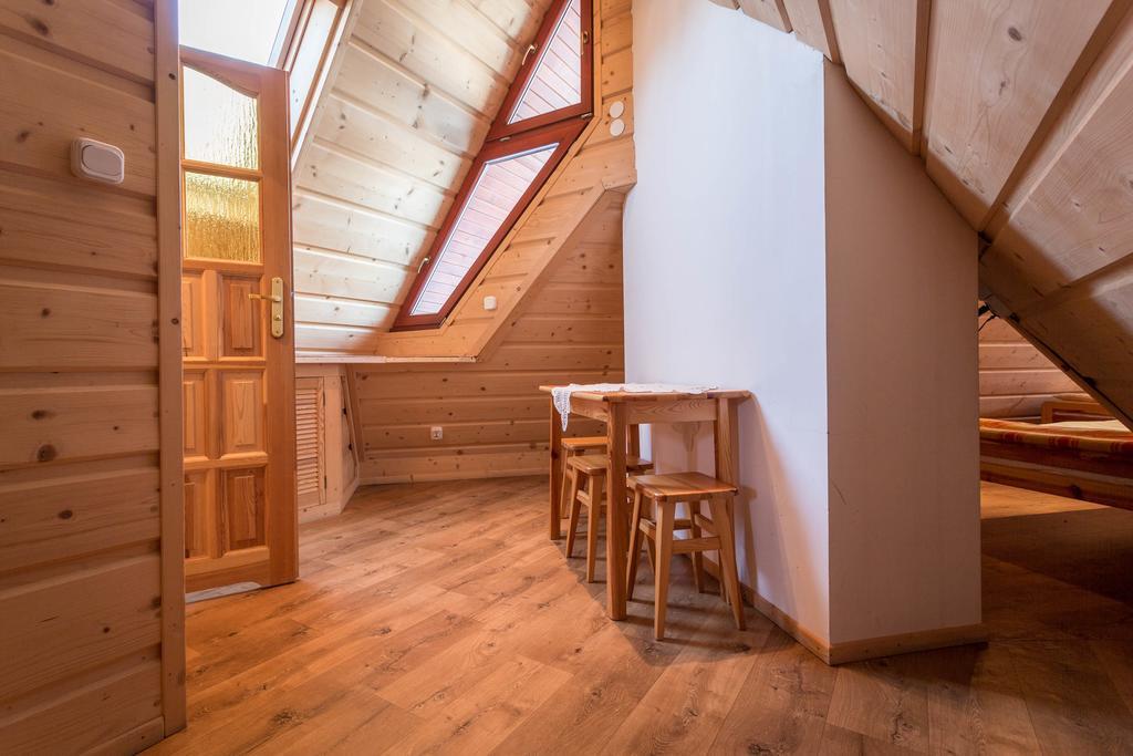 Sykowny Dworek Apartamenty コシチェリスコ 部屋 写真