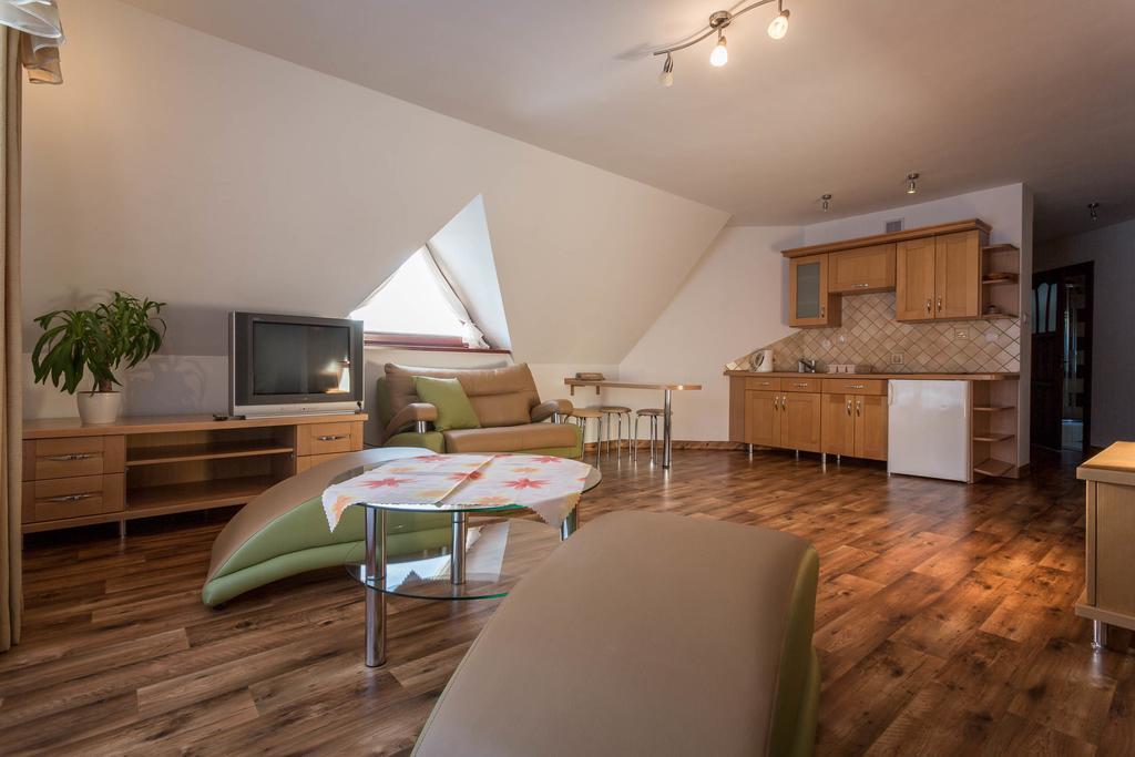 Sykowny Dworek Apartamenty コシチェリスコ エクステリア 写真