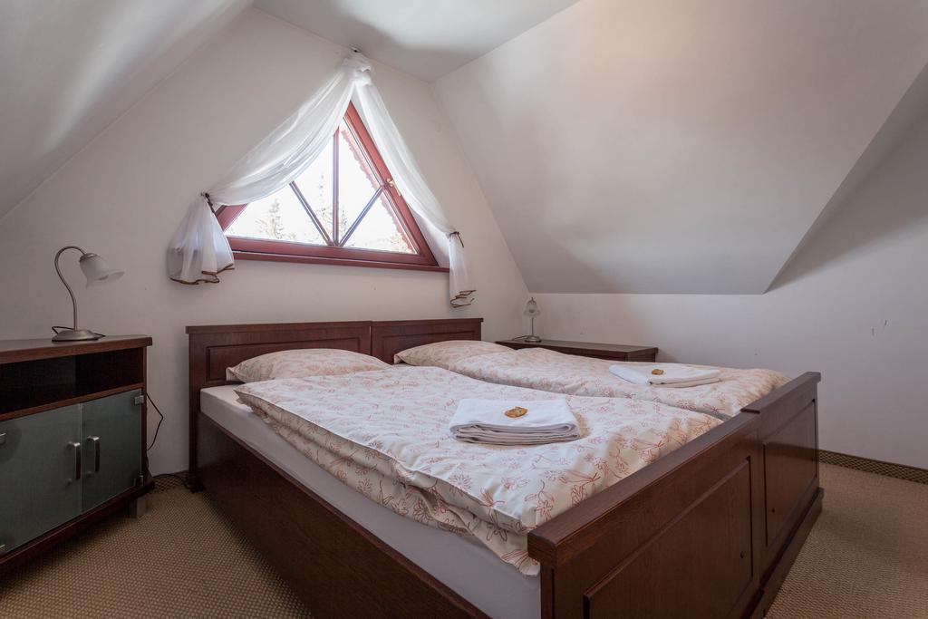 Sykowny Dworek Apartamenty コシチェリスコ エクステリア 写真