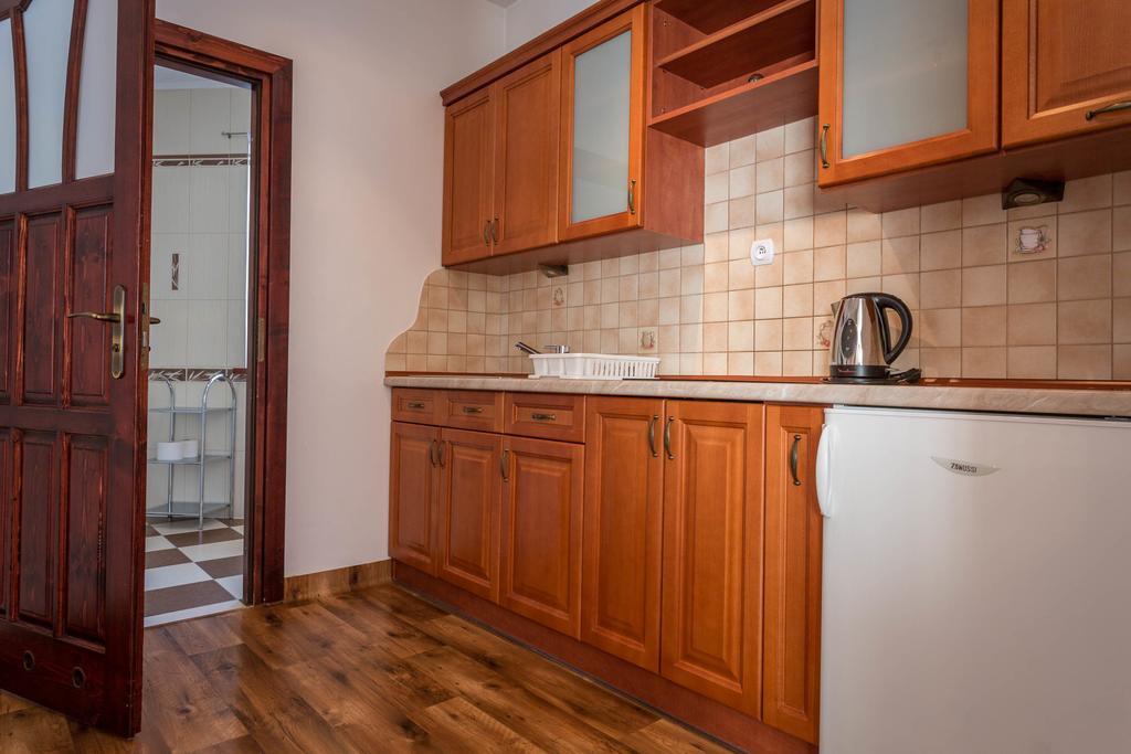 Sykowny Dworek Apartamenty コシチェリスコ 部屋 写真