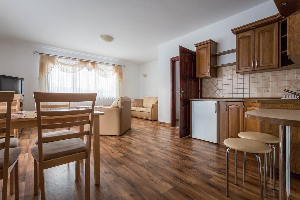 Sykowny Dworek Apartamenty コシチェリスコ エクステリア 写真