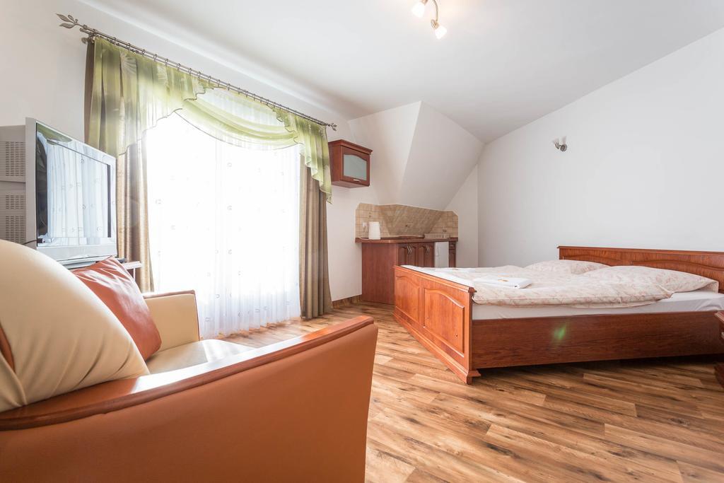 Sykowny Dworek Apartamenty コシチェリスコ エクステリア 写真